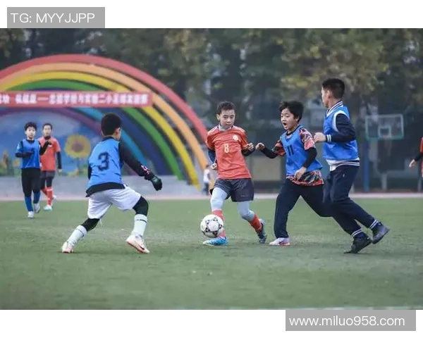 跨过整场足球的梦想与坚持在绿茵场上的奋斗与成长