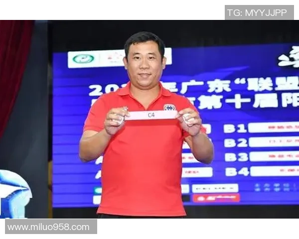 闻涛足球:从青涩少年到职业赛场的奋斗历程与梦想追逐